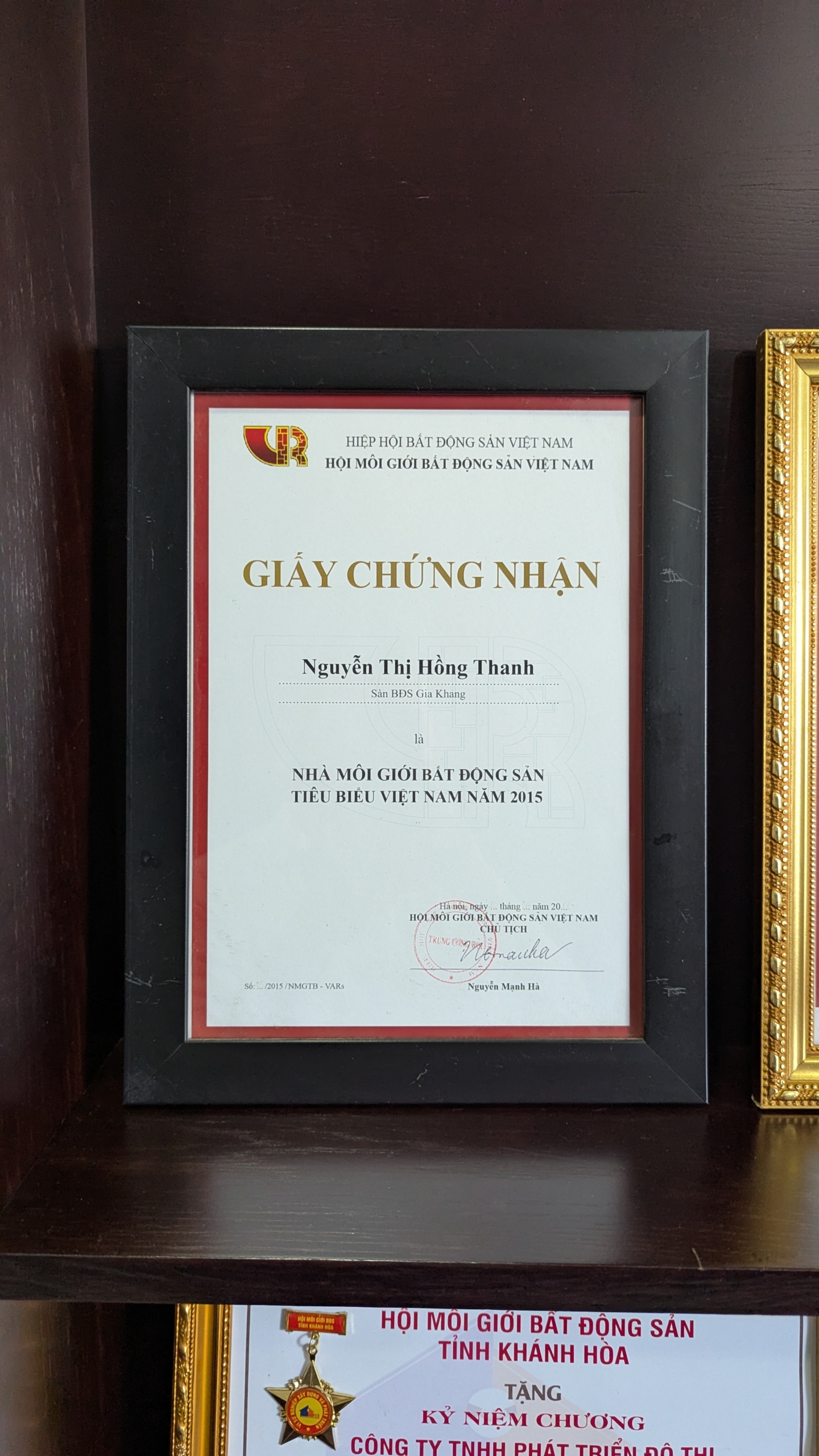 THÀNH TỰU GIẤY CHỨNG NHẬN NHÀ MÔI GIỚI BĐS TIÊU BIỂU NĂM 2015